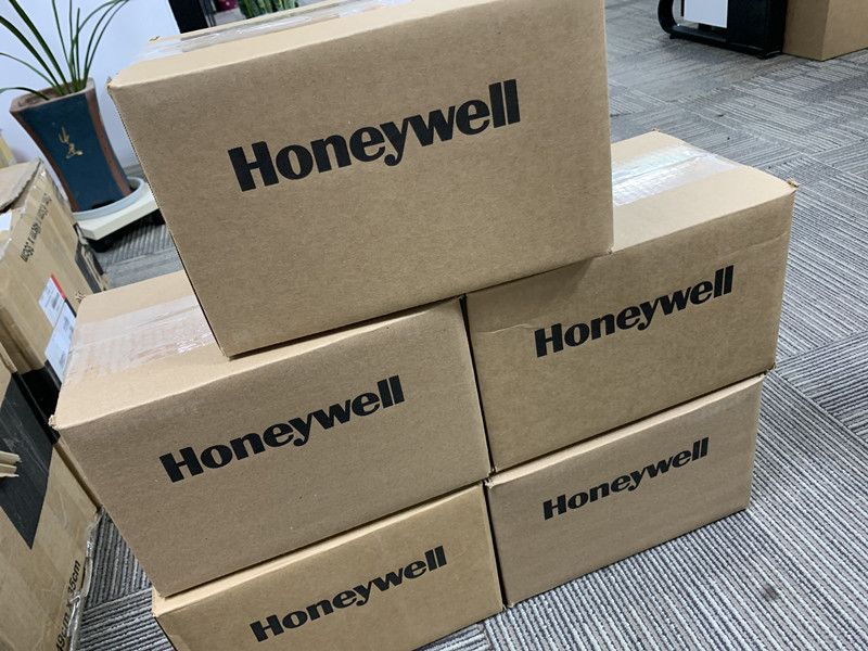 Honeywell 8 I/O Slot Rack 900R08R-0200 New & Original with very competitive price